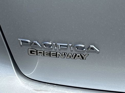 New 2026 Chrysler Pacifica Select image 10