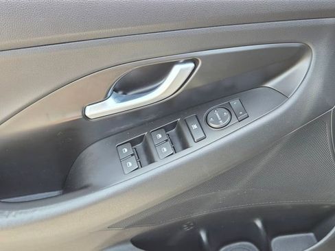 Used 2020 Hyundai Elantra GT FWD image 24