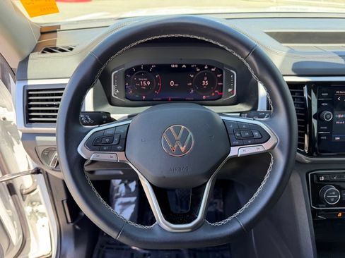 Used 2023 Volkswagen Atlas SE w/ Panoramic Sunroof Package AWD/4WD image 24