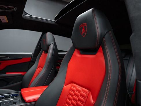 Used 2021 Lamborghini Urus image 20