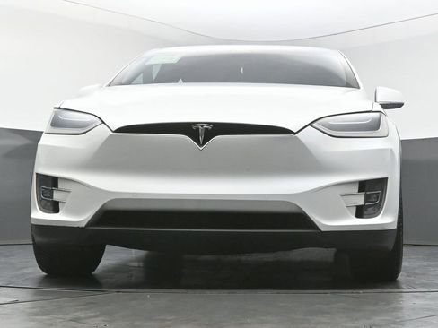 Used 2019 Tesla Model X 100D image 53