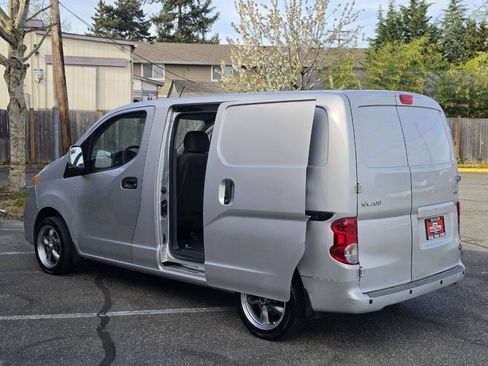 Used 2017 Nissan NV200 SV FWD image 19
