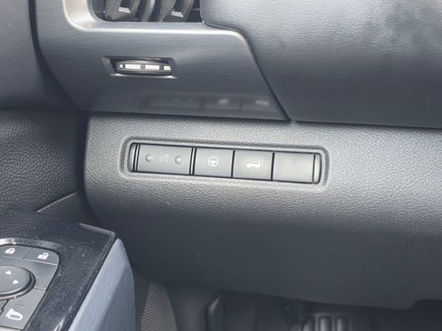 Used 2023 Nissan Pathfinder SL w/ Lighting Package (N92) image 31