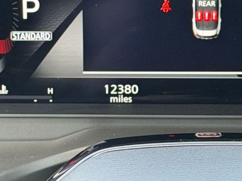 Certified 2025 Nissan Rogue Platinum FWD image 24
