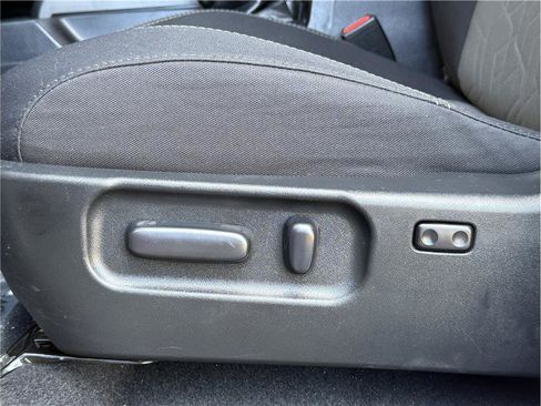 Used 2022 Toyota Tacoma TRD Sport w/ Technology Package RWD image 15