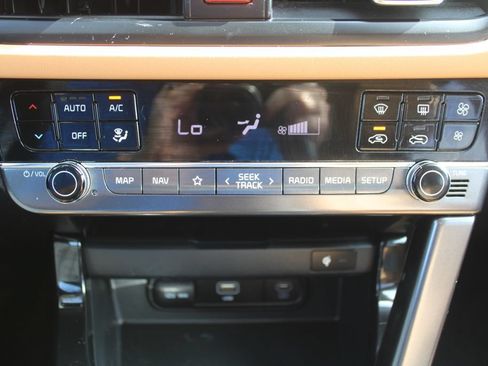 Certified 2025 Kia Seltos EX w/ EX Sunroof Package AWD/4WD image 42