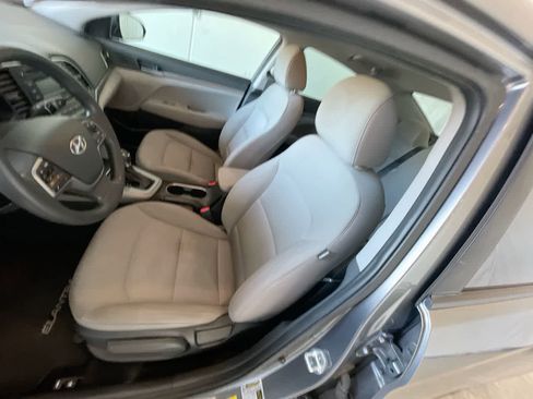 Used 2018 Hyundai Elantra SE image 11