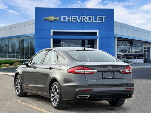Used 2020 Ford Fusion SE image 3