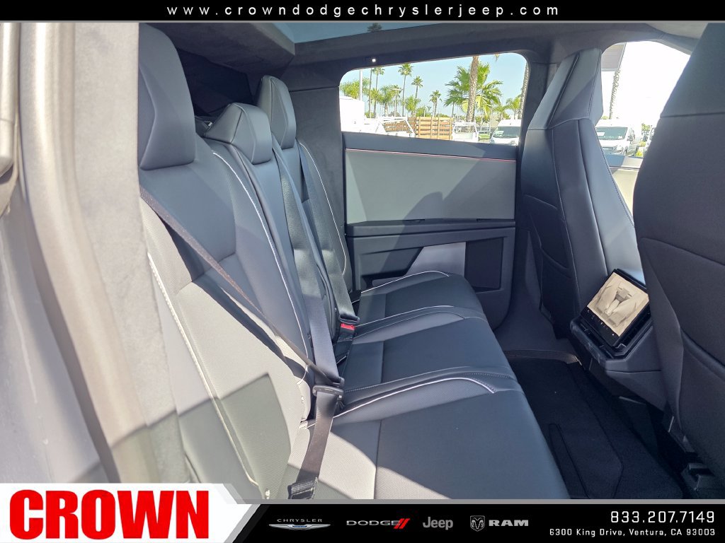 Used 2024 Tesla Cybertruck AWD Crew Cab image 27
