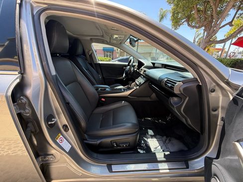 Used 2016 Lexus IS 200t RWD image 19
