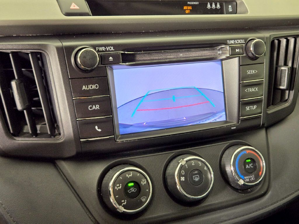 Used 2018 Toyota RAV4 LE w/ Carpet Mat Package FWD image 31