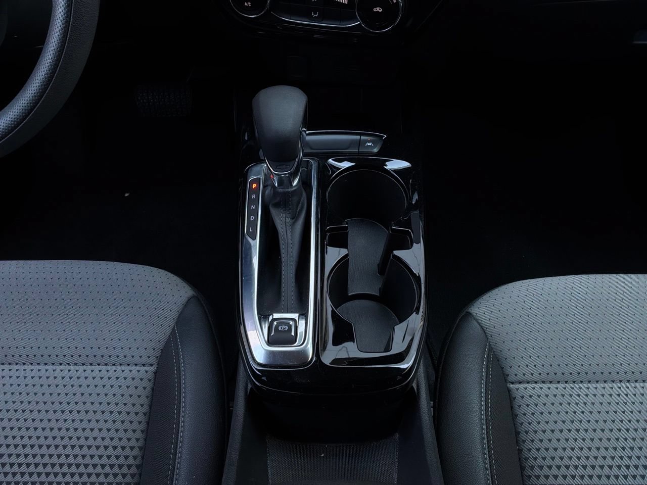 Used 2025 Chevrolet Trax LT FWD image 15