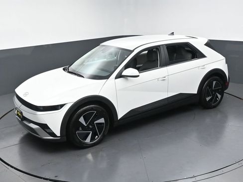 Used 2025 Hyundai Ioniq 5 SE RWD image 42