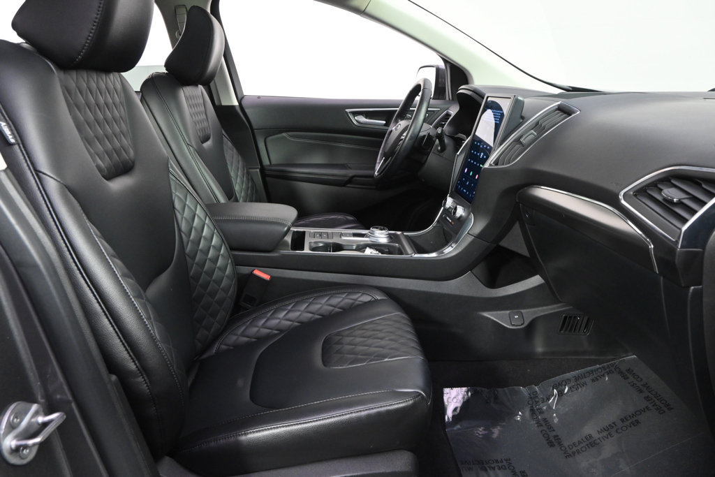 Used 2023 Ford Edge Titanium w/ Class II Trailer Tow Package AWD/4WD image 16