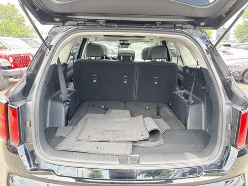 Used 2023 Kia Sorento S w/ Panoramic Sunroof Package FWD image 12