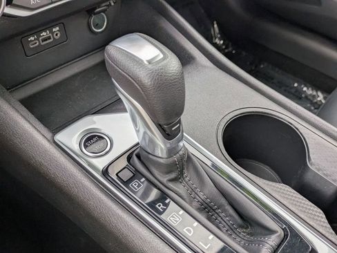 Used 2025 Nissan Altima 2.5 SV FWD image 20