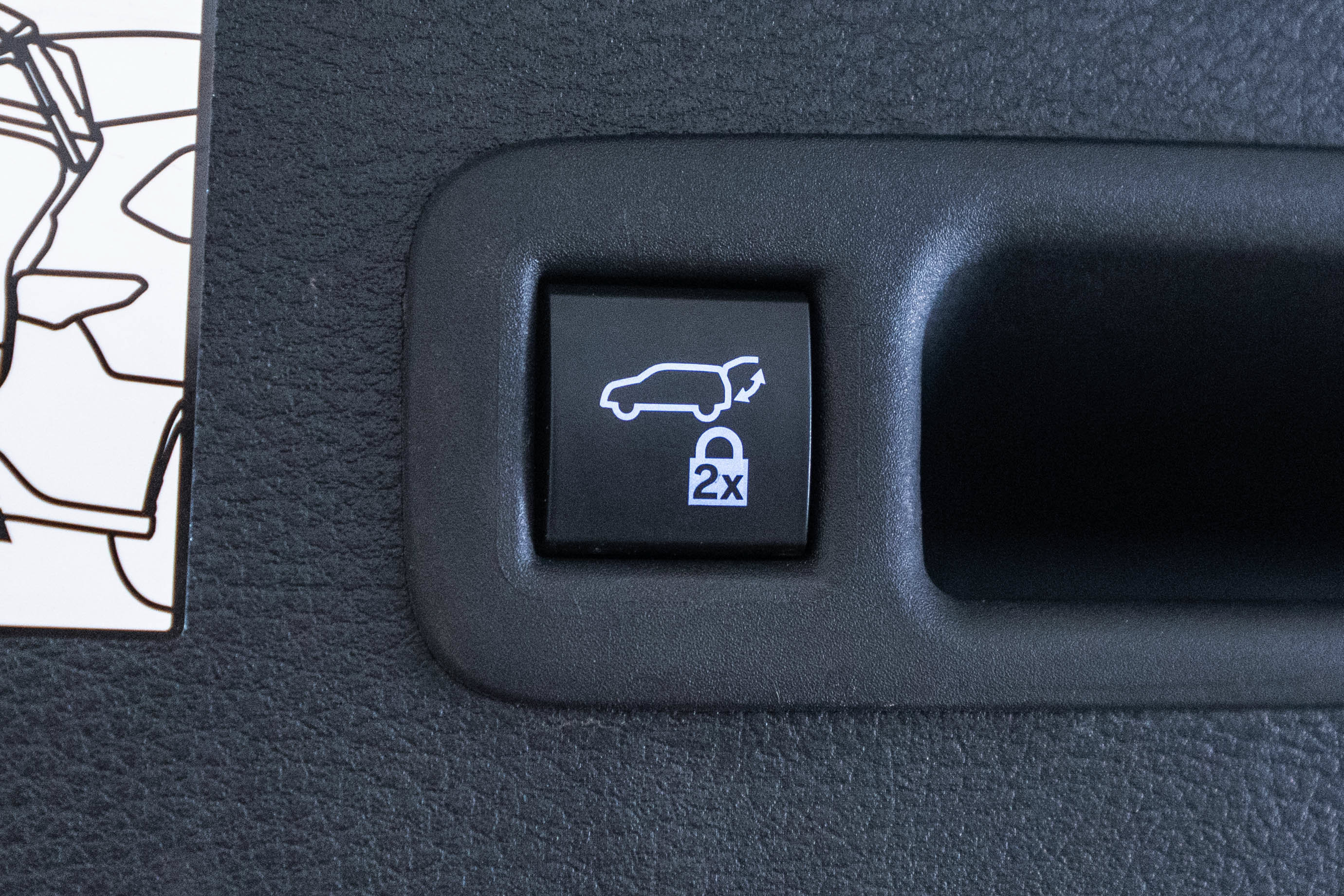 Used 2023 Toyota Sienna Platinum FWD image 43
