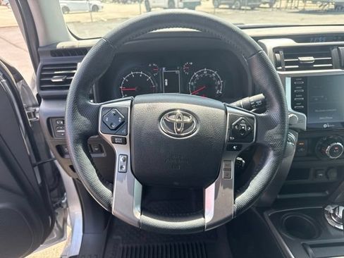 Used 2024 Toyota 4Runner SR5 Premium w/ SR5 Premium Package AWD/4WD image 29