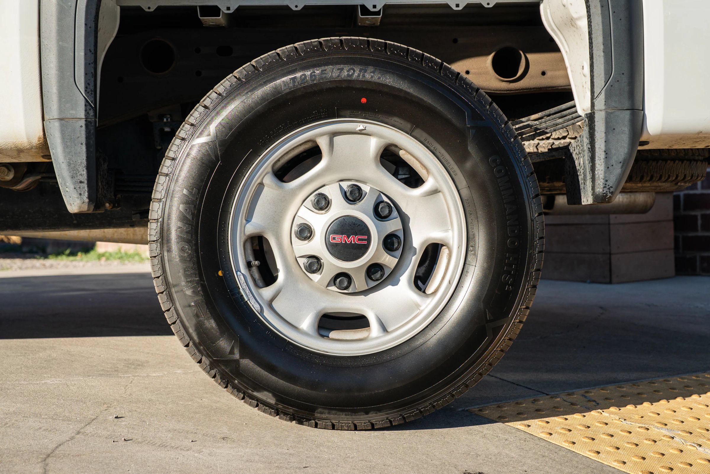 Used 2024 GMC Sierra 2500 Pro w/ Convenience Package AWD/4WD image 4