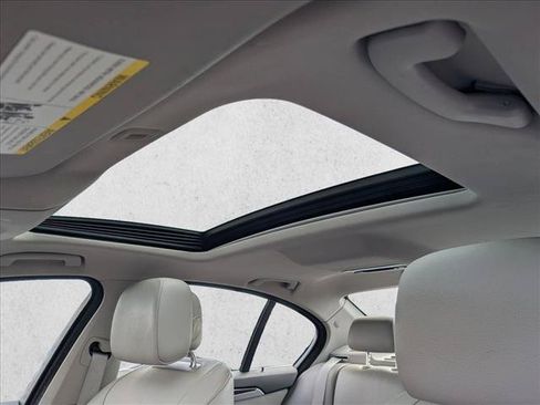 Used 2013 BMW 528i Sedan RWD image 16