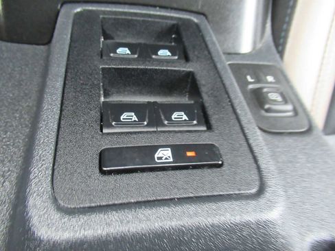 Used 2023 Ford Bronco Wildtrak image 25