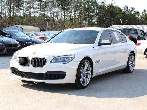Used 2014 BMW 750Li image 3