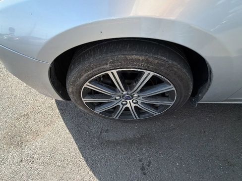 Used 2018 Volvo S60 T5 Inscription image 11