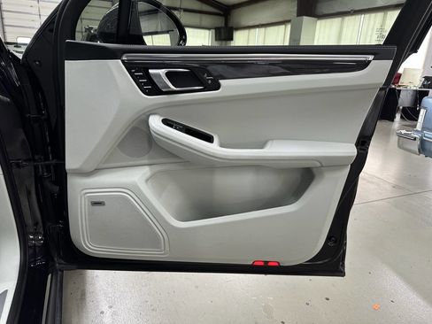 Used 2024 Porsche Macan S image 16