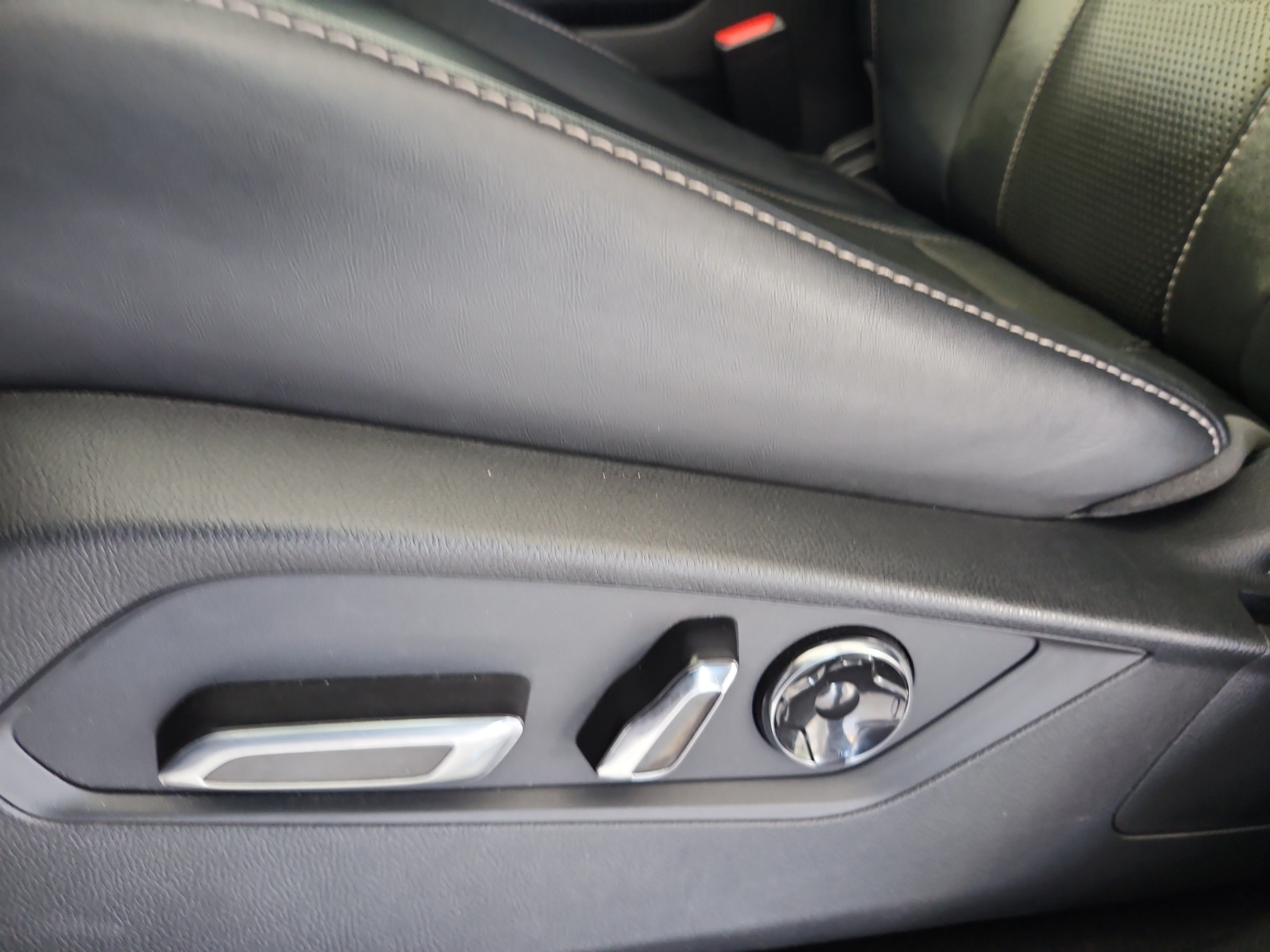 Used 2019 Acura RDX w/ Technology Package FWD image 17