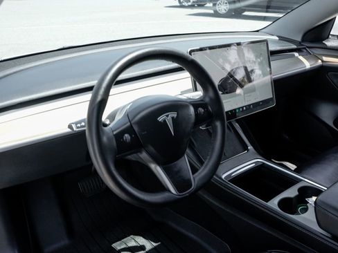 Used 2022 Tesla Model 3 Long Range AWD/4WD image 18