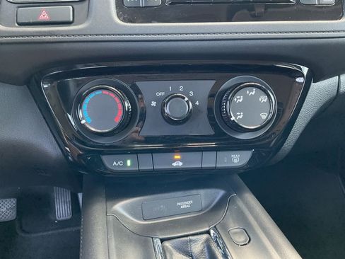 Used 2019 Honda HR-V LX image 24