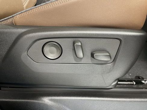 Used 2024 Chevrolet Suburban High Country w/ Advanced Technology Package image 36