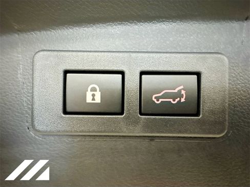 Certified 2025 Subaru Outback Limited image 29