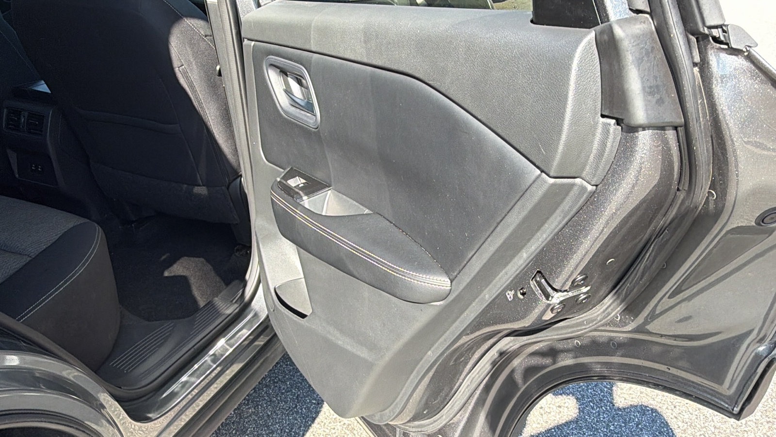 Used 2024 Nissan Rogue SV AWD/4WD image 20