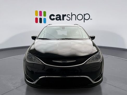 Used 2020 Chrysler Pacifica Touring FWD image 8