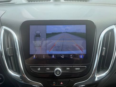 Used 2022 Chevrolet Equinox Premier FWD image 44