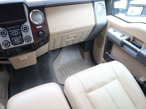 Used 2013 Ford F350 Lariat w/ Lariat Interior Pkg image 26