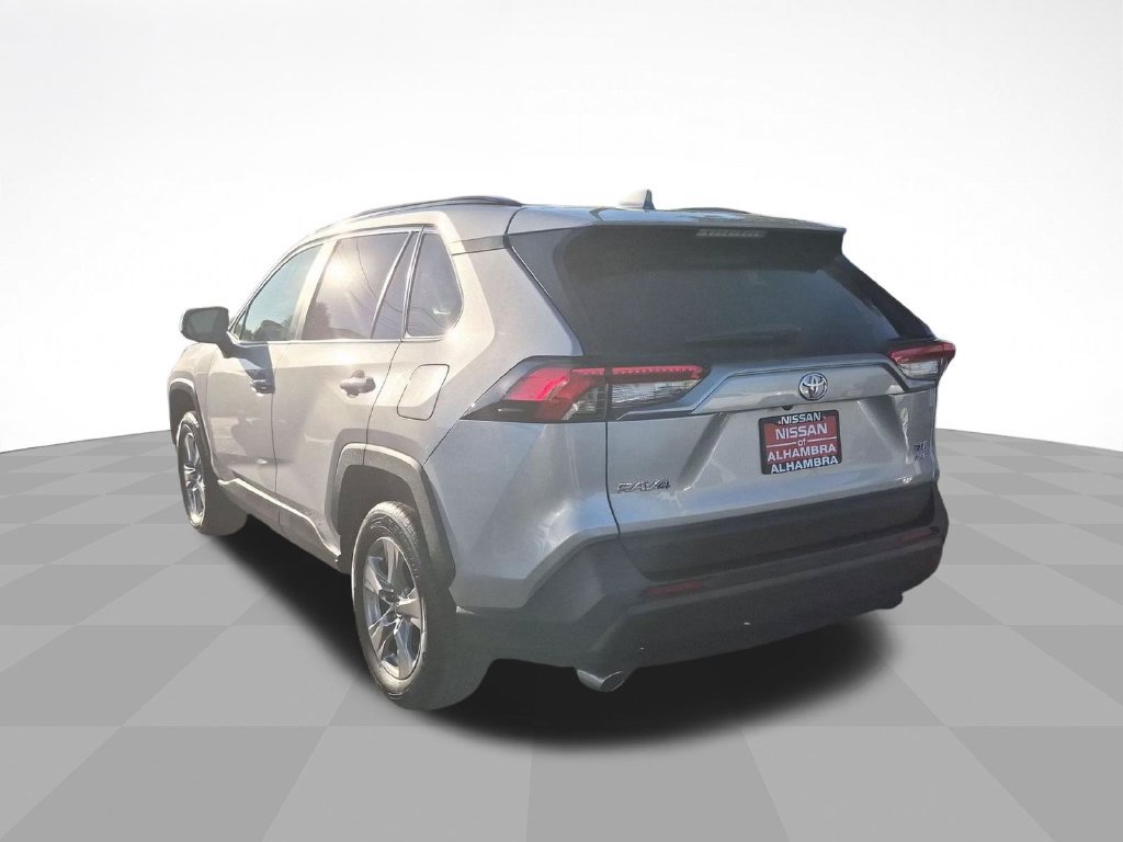 Used 2024 Toyota RAV4 XLE AWD/4WD image 7
