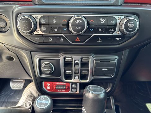 Used 2020 Jeep Gladiator Rubicon AWD/4WD image 20