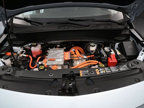 Used 2022 Chevrolet Bolt EUV LT w/ Convenience Package image 37