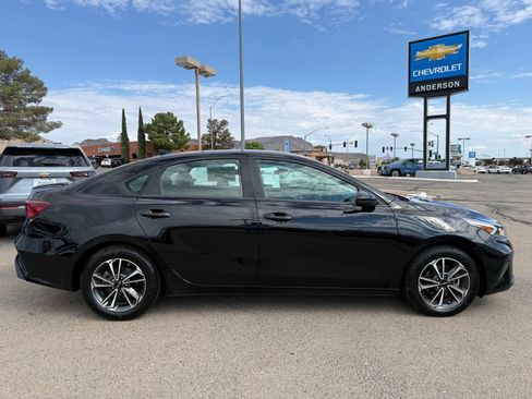 Used 2023 Kia Forte LXS FWD image 4
