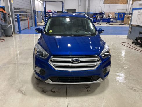 Used 2019 Ford Escape Titanium image 2