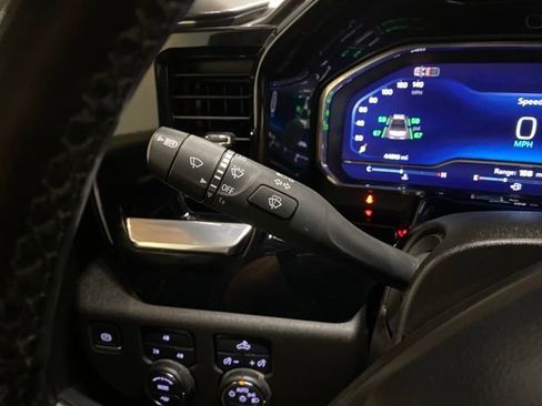 Used 2025 Chevrolet Silverado 2500 LT AWD/4WD image 37