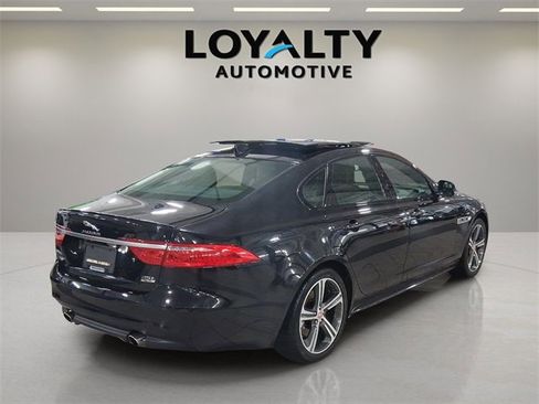 Used 2018 Jaguar XF R-Sport image 5
