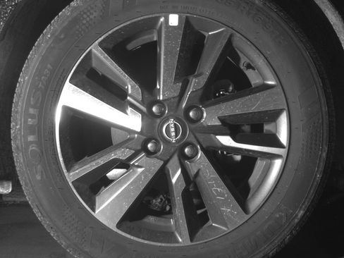 Used 2025 Nissan Versa SV FWD image 13