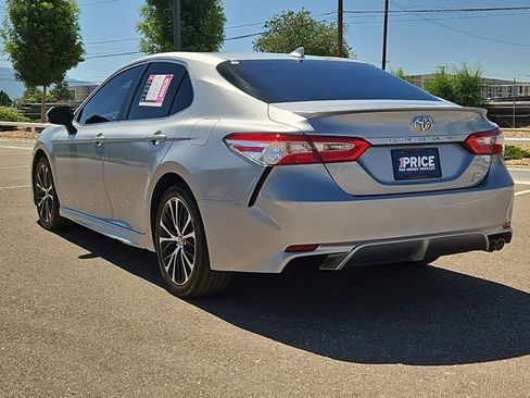 Used 2020 Toyota Camry SE AWD/4WD image 8