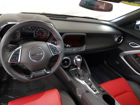 Used 2024 Chevrolet Camaro LT w/ Technology Package image 5