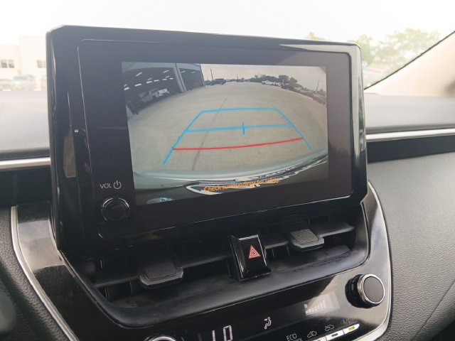 Used 2025 Toyota Corolla LE FWD image 10