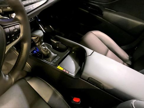 Used 2025 Lexus ES 350 w/ Premium Package image 16