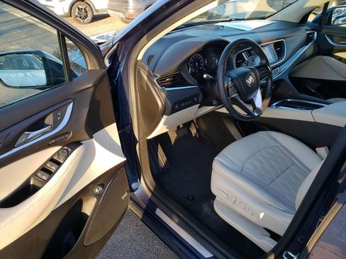Used 2023 Buick Enclave Avenir w/ Avenir Technology Package image 9